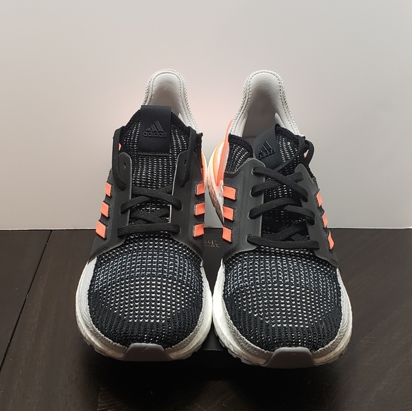 NEW Adidas Ultra Boost 19 - Picture 4 of 7